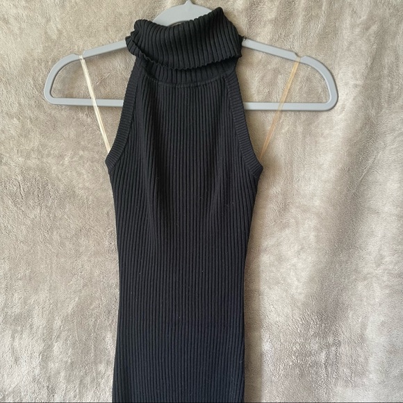 Windsor Black Open Back Sleeveless Turtleneck Sweater - Picture 6 of 13